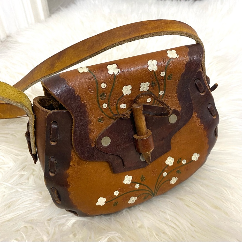 Vintage hand-painted saddlebag 1960s purse